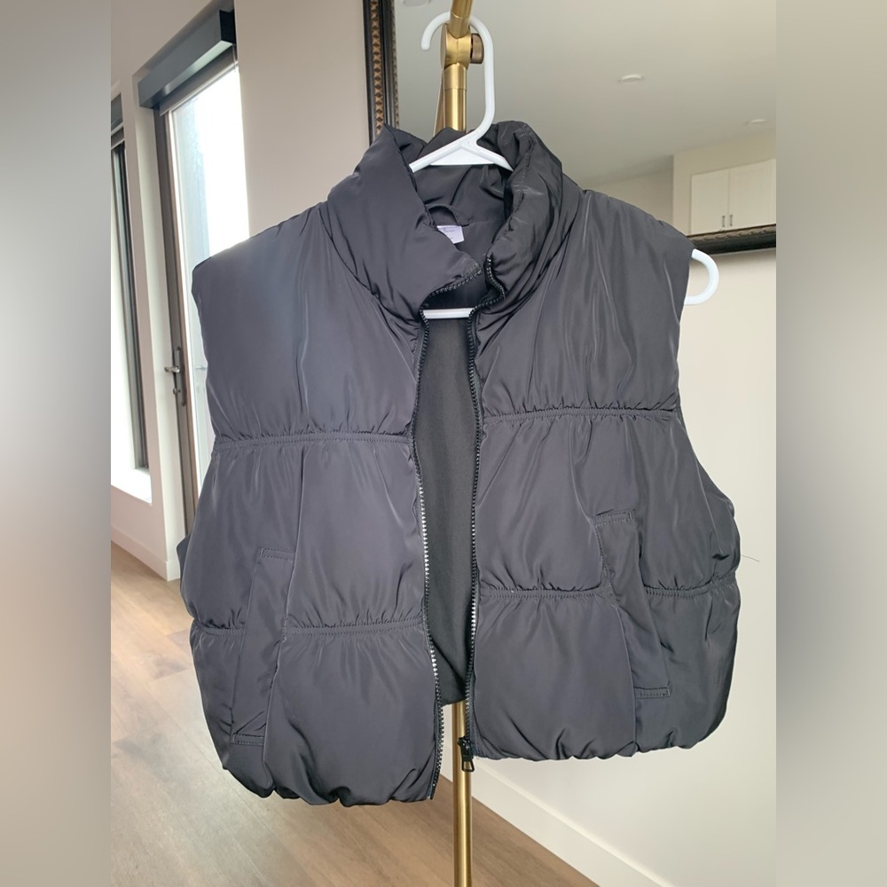 Black Cropped Puffer Vest